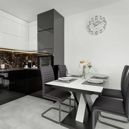 Nowoczesny Apartament Z Parkingiem W Gdansku By Noclegi Renters Exterior photo
